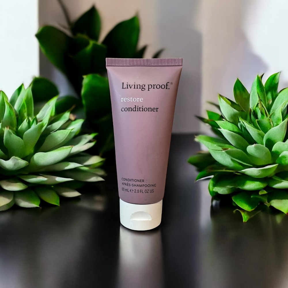 Living Proof Restore Conditioner - Purple and White